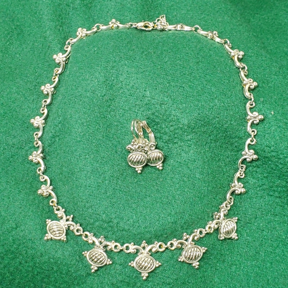 Premier designs jewelry necklace and earring set